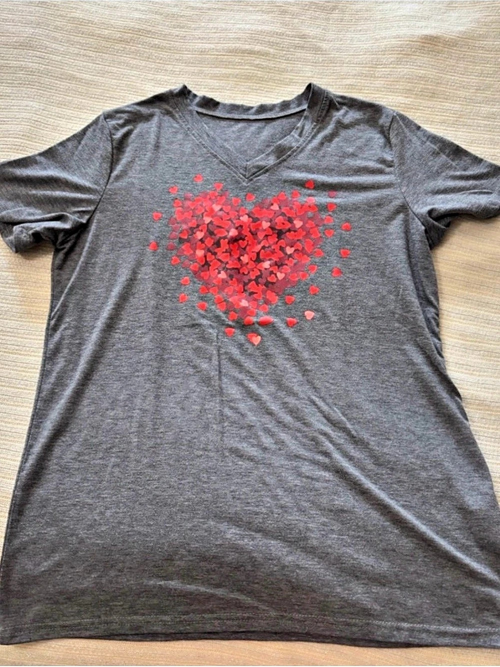 Gray Heart Graphic Short Sleeve Top – Women’s M – NWOT